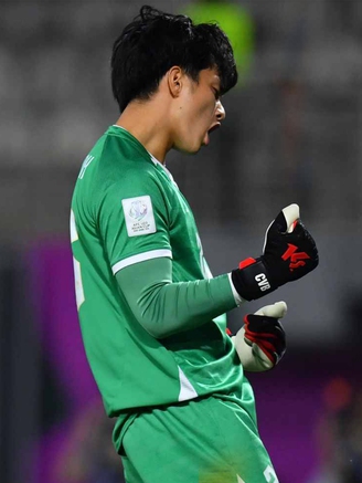 Cao Văn Bình bắt luân lưu như thần, U.23 Việt Nam đánh bại Hàn Quốc: Nghẹt thở giành HCĐ, VFF thưởng 5,1 tỉ