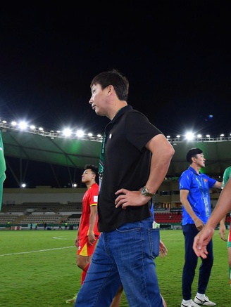 Báo chí Trung Quốc: ‘U.23 Việt Nam thắng khó tin, HLV Kim Sang-sik là khác biệt lớn’