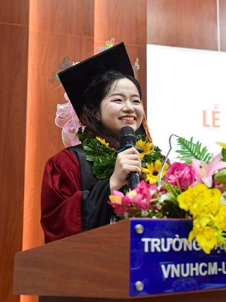 4 năm đại học, cô gái nhận được 9 loại học bổng