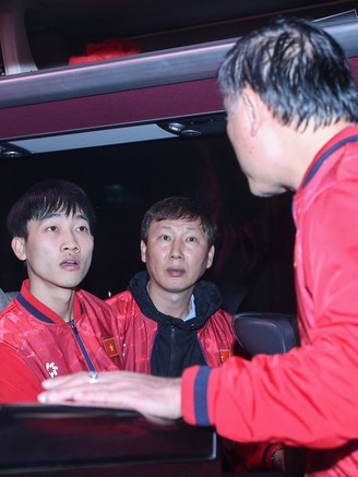 Chuyện giờ mới biết về trợ lý ngôn ngữ của HLV Kim Sang-sik: Từng từ chối nhận việc vì…