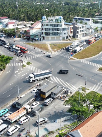 Xây cầu vượt ngã tư Đồng Tâm để giảm ùn tắc 'cửa ngõ' cầu Rạch Miễu 2