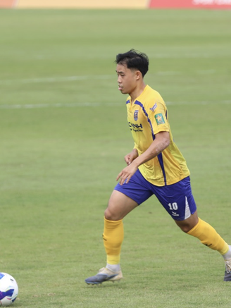 Việt kiều Thụy Điển thành người hùng, đội bóng của cố vấn Park Hang-seo tạo bất ngờ