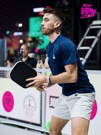 Cựu số 1 pickleball thế giới khiến khán giả TP.HCM trầm trồ