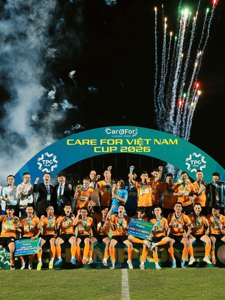 Khán giả hào hứng, phấn khích với giải bóng đá tứ hùng Care For Việt Nam 2026