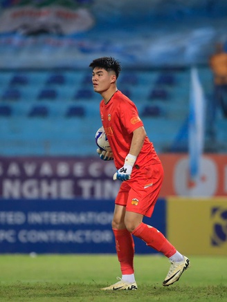 HAGL chạm trán nảy lửa Đà Nẵng: Thủ môn 1,91 m quyết đấu đồng đội U.23 Việt Nam