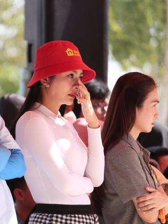 Lý do khiến Vân Trang khóc nức nở trên truyền hình