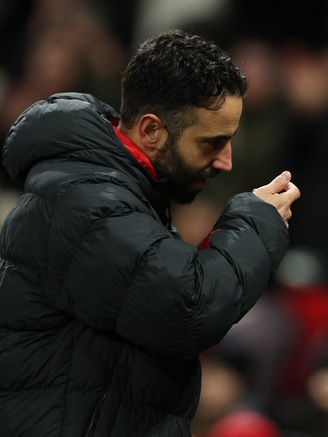 Sốc: HLV Amorim bị M.U sa thải vì 'gây hấn' với ban lãnh đạo, người tạm ngồi ghế nóng là…