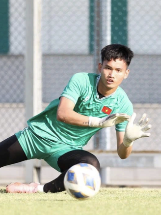 Cầu thủ cuối cùng của U.23 Việt Nam sắp hội quân, HLV Kim trút bỏ gánh nặng