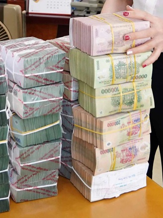 Đổi tiền mới có thể bị phạt nặng