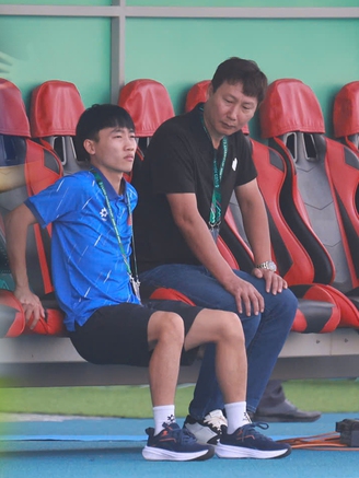AFC khen ngợi tài thay người và nhãn quan chiến thuật tuyệt vời của ông Kim, VFF thưởng 1,1 tỉ đồng