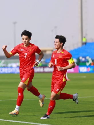 'Đình Bắc và Văn Khang chưa chắc ra sân': AFC cập nhật nóng nhưng nhầm lẫn nghiêm trọng