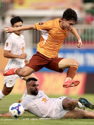 Bảng xếp hạng V-League mới nhất: SLNA ở vị trí khó tin, HAGL sát đáy, khốn khổ Thể Công Viettel