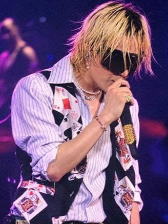 BigBang quỳ gối cảm ơn khán giả Việt sau đêm diễn ở Hà Nội