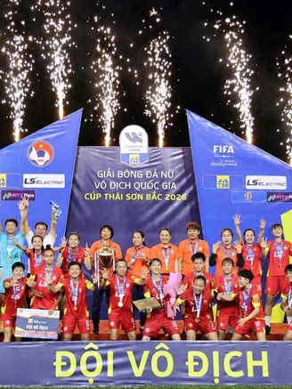 Chủ tịch FIFA Infantino chúc mừng CLB nữ TP.HCM I vô địch quốc gia 2026