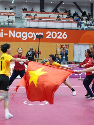 Bộ trưởng Lâm Thị Phương Thanh ngợi khen ý chí kiên cường của các cô gái vàng cầu mây Việt Nam