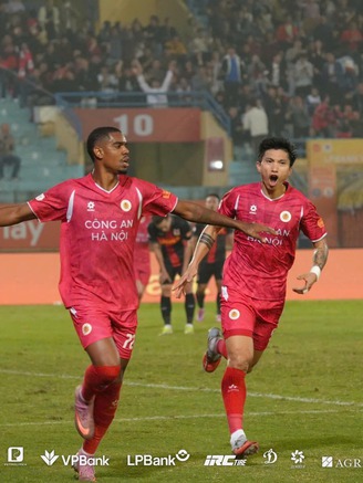 Bảng xếp hạng V-League mới nhất: CLB CAHN soán ngôi đầu của Ninh Bình cực ngoạn mục, HAGL thoát đáy