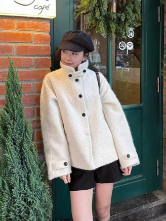 Không thể rời mắt với áo khoác cổ ống chuẩn gu cá tính