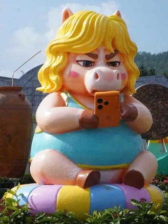 Ngựa 'mặt quạu' và loạt linh vật gây sốt trên mạng xã hội