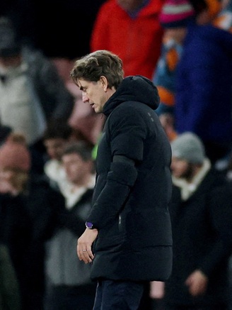 Tottenham sa thải HLV Frank vì ‘quá kiêu ngạo’, tốn hơn 950 tỉ đồng tiền đền bù