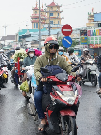 Tình hình giao thông tại các cửa ngõ về miền Tây chiều 24 tết