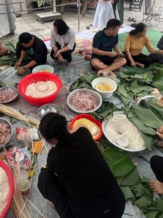 Chưa vội về quê, nhiều người vẫn tất bật làm điều này trước tết