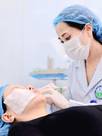 Cận tết, rủ nhau tiêm meso: Đẹp 'no makeup' lên ngôi, bệnh viện kín lịch