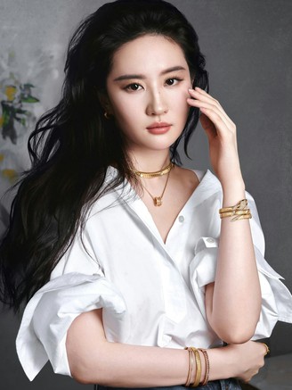 Lưu Diệc Phi gây xôn xao vì không đóng phim suốt 2 năm