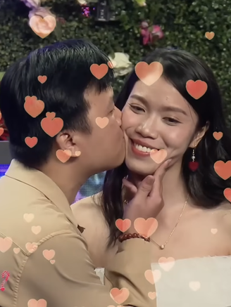 Chàng trai 32 tuổi chưa mối tình 'vắt vai', được gái xinh đồng ý hẹn hò