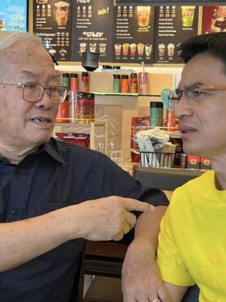 Kiatisuk nghẹn ngào tiếc thương HLV Nguyễn Văn Vinh, mong ông yên nghỉ