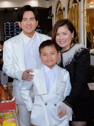 Đan Trường và vợ cũ mở quán chung, dạy con trai kinh doanh từ nhỏ