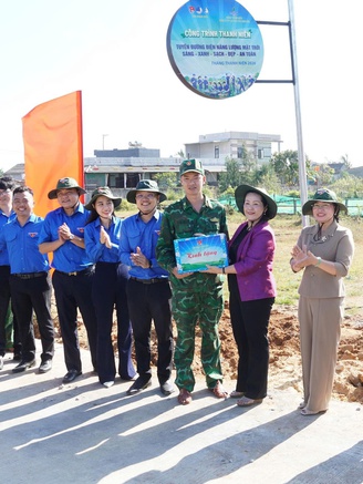 Tuyến đường điện mặt trời 1,4 km gây chú ý ở Quảng Ngãi