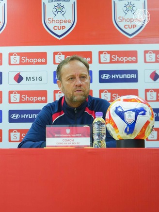 HLV Polking bất ngờ phủ nhận một điều, Đình Bắc nói rất hay ‘nếu CLB CAHN cho tôi ra sân…’