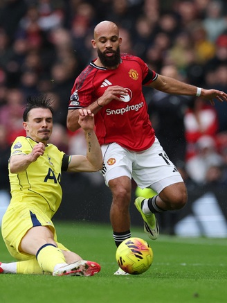 M.U lại thăng hoa, đánh bại Tottenham: HLV Michael Carrick khiến ông Thomas Frank 'lâm nguy'