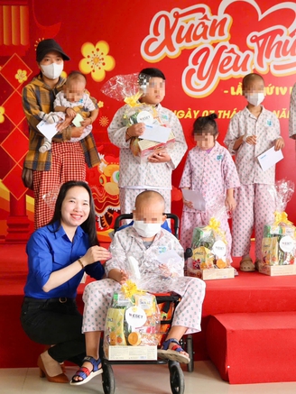 Những phần quà tiếp thêm động lực để bệnh nhi chống chọi với bệnh tật