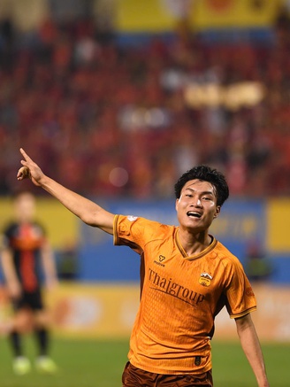 Bảng xếp hạng vòng 13 V-League mới nhất: HAGL leo thẳng lên tốp 8, đẩy Nam Định xuống vị trí khó tin