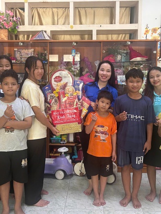 Xuân tình nguyện của những người trẻ Báo Thanh Niên đến với các mảnh đời khó khăn