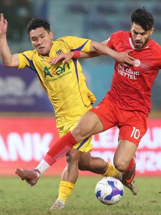 Bảng xếp hạng V-League ‘nóng hổi’: HAGL bất ngờ bị SLNA áp sát, Thanh Hóa thoát đáy ngoạn mục