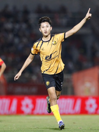 Người lập cú đúp siêu phẩm giúp CLB Thanh Hóa thắng sốc tại V-League, là ai?