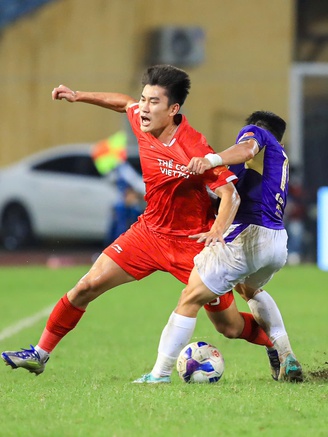 Bảng xếp hạng V-League mới nhất: Nhóm đầu có 'biến' lớn, HAGL lại chìm sâu