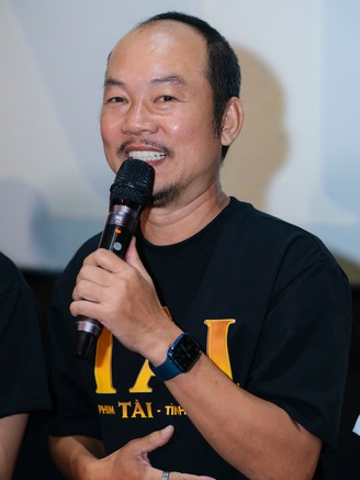 Long Đẹp Trai: Tôi quay 'cảnh nóng' đều báo cáo vợ