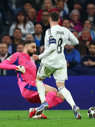 Man City thua tan nát Real Madrid vì dính 'bẫy' phản công, PSG đè bẹp Chelsea