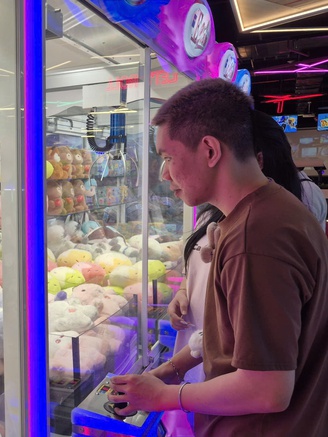 Nhiều nơi kinh doanh trò gắp thú bông, bật mí tiền lời mỗi tháng