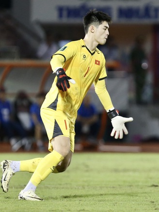 Dàn thủ môn 'đỉnh' của đội tuyển Việt Nam: Chọn ai cũng khó, Trung Kiên gây sốc?