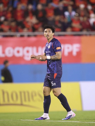 Văn Hậu tiết lộ ‘bí kíp’ giúp CLB CAHN đánh bại Ninh Bình: 'Thầy Polking đã...'