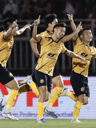 Nóng: FIFA gỡ toàn bộ án cấm chuyển nhượng sát giờ G, Thanh Hóa bổ sung ngay 7 cầu thủ giỏi