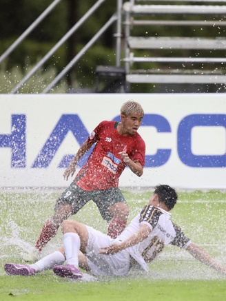 Nóng bỏng vòng tứ kết giải TNSV THACO cup 2026: Đủ anh tài 3 miền!