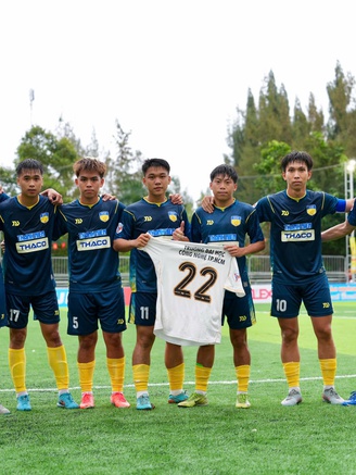 Đằng sau màn ăn mừng xúc động của Trường ĐH Công nghệ TP.HCM