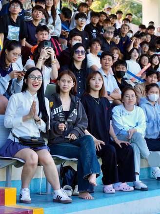 Tình yêu chân thành của 'cầu thủ thứ 12'