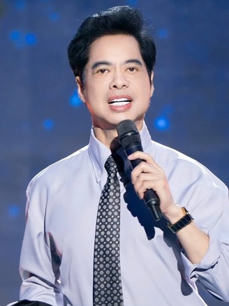 Ngọc Sơn chúc mừng em trai trúng cử đại biểu HĐND TP.HCM