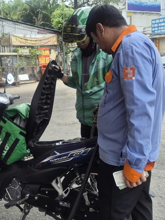 Tuyến đường 17 km có 6 cây xăng không chấp nhận thanh toán chuyển khoản ở TP.HCM